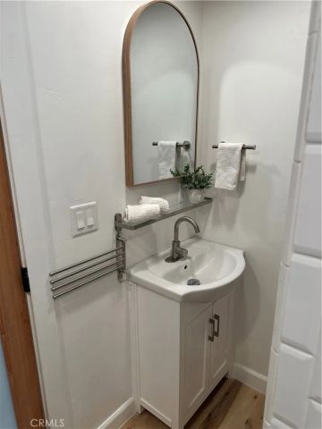 225 N Akers 308, Visalia, CA 93291