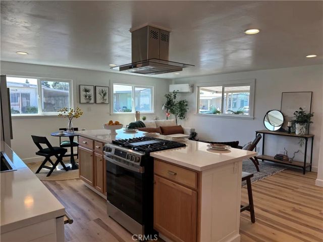 225 N Akers 308, Visalia, CA 93291