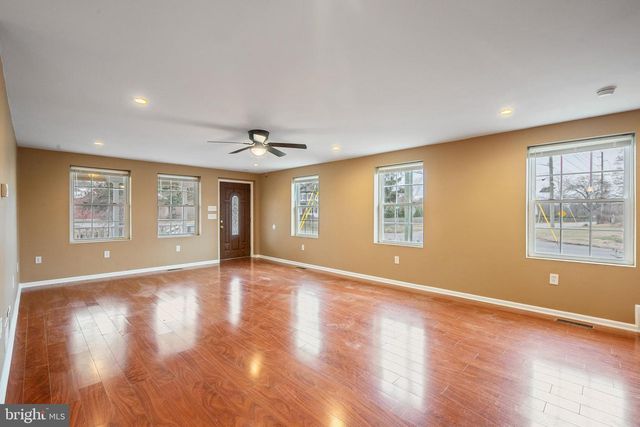 266 BAKERS BASIN, Lawrence, NJ 08648