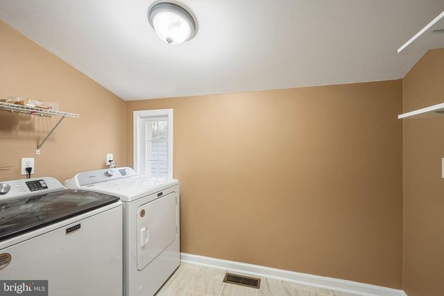 266 BAKERS BASIN, Lawrence, NJ 08648