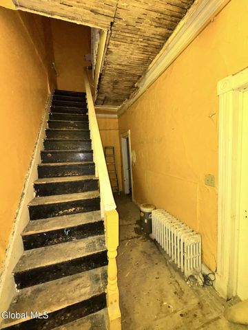 67 Walter Street, Albany, NY 12204