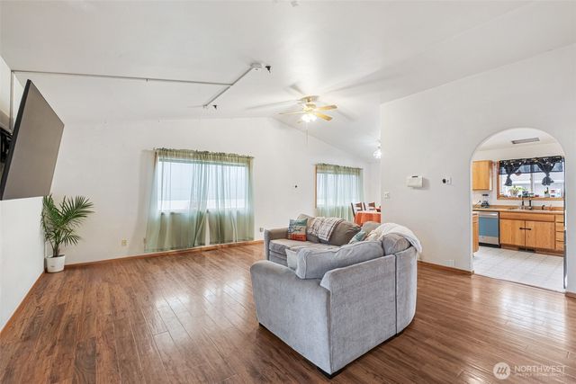 238 E Street NE, Ephrata, WA 98823