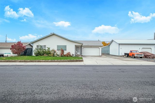 238 E Street NE, Ephrata, WA 98823