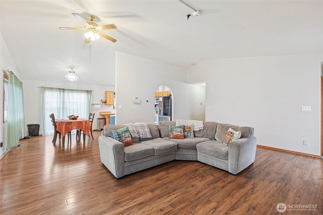 238 E Street NE, Ephrata, WA 98823