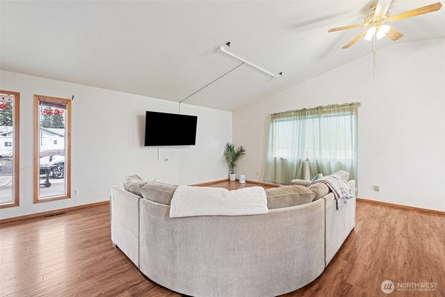 238 E Street NE, Ephrata, WA 98823