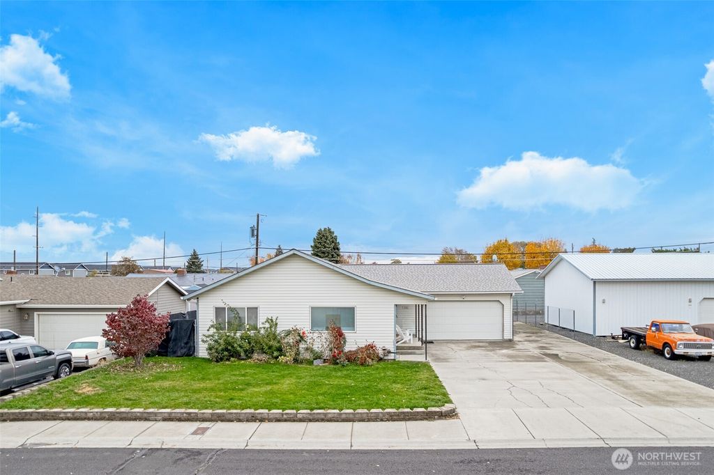 238 E Street NE, Ephrata, WA 98823