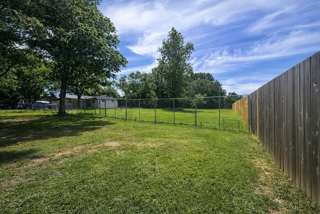 211 Kelly Lane, Seven Points, TX 75143