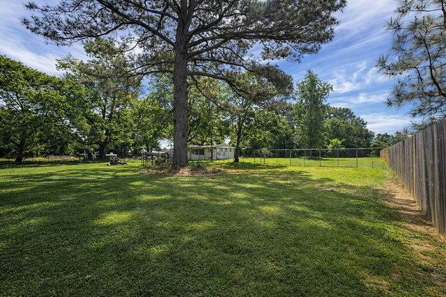 211 Kelly Lane, Seven Points, TX 75143