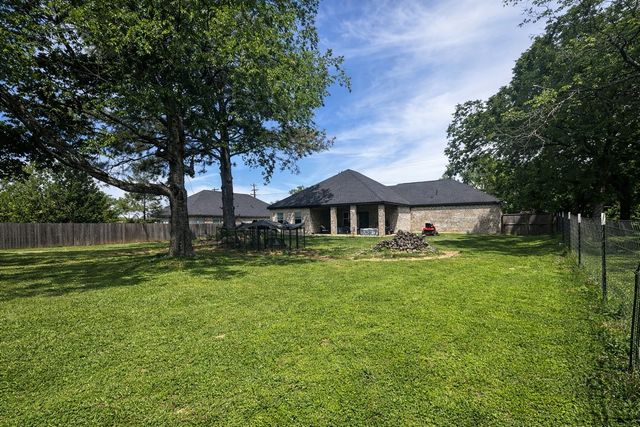 211 Kelly Lane, Seven Points, TX 75143