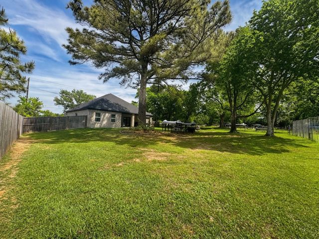 211 Kelly Lane, Seven Points, TX 75143