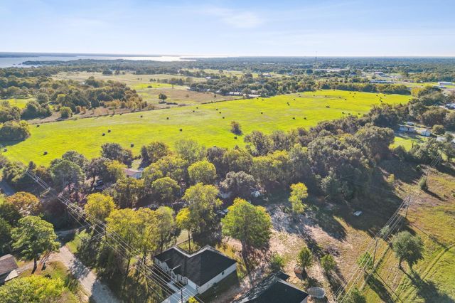 211 Kelly Lane, Seven Points, TX 75143