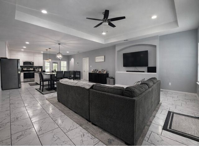 211 Kelly Lane, Seven Points, TX 75143