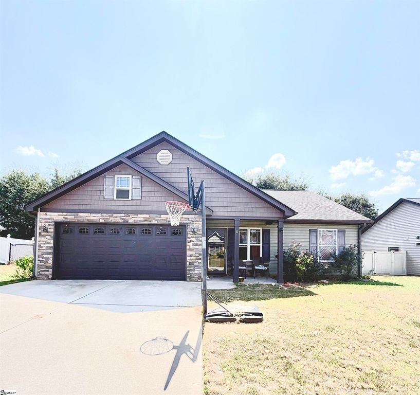 8 Robin Drive, Anderson, SC 29626