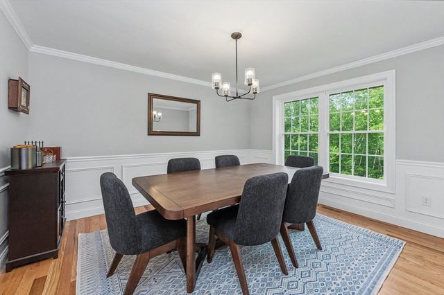 265 Standish Ln, Hudson, NH 03051
