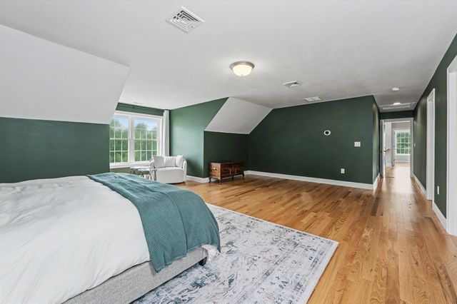 265 Standish Ln, Hudson, NH 03051
