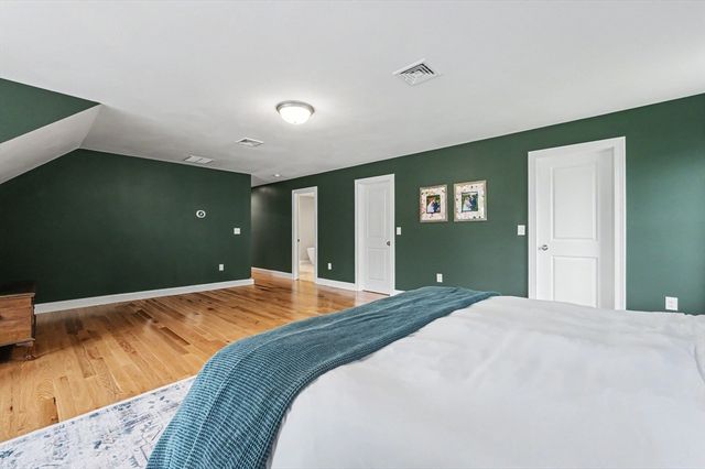 265 Standish Ln, Hudson, NH 03051