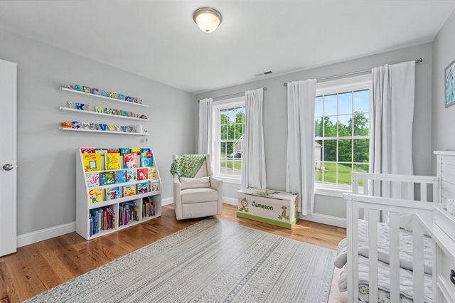 265 Standish Ln, Hudson, NH 03051