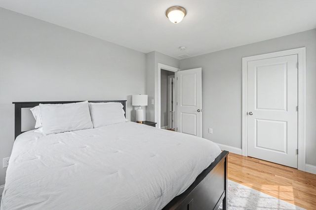265 Standish Ln, Hudson, NH 03051