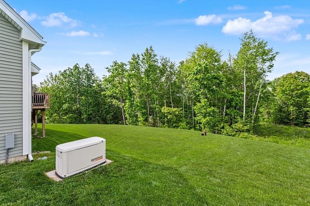 265 Standish Ln, Hudson, NH 03051
