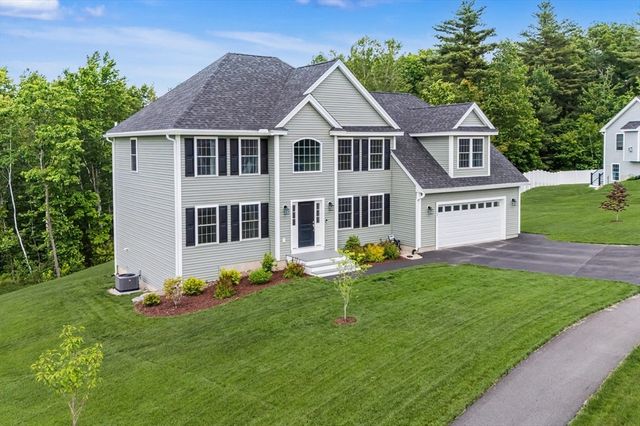 265 Standish Ln, Hudson, NH 03051