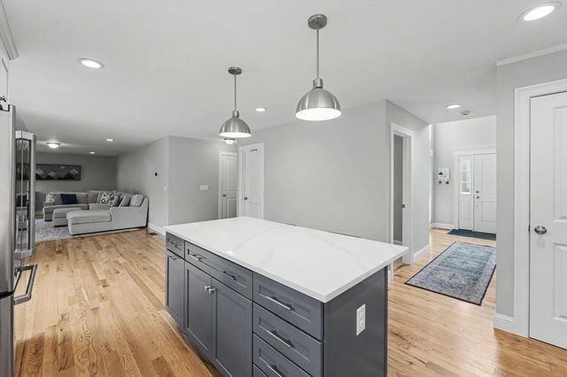 265 Standish Ln, Hudson, NH 03051
