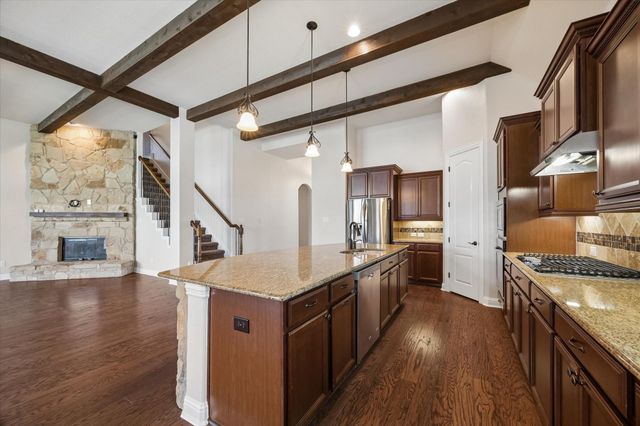 323 W Bend Drive, League City, TX 77573