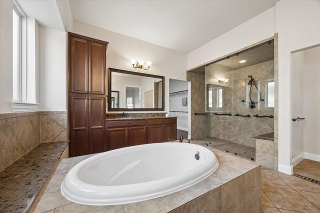 323 W Bend Drive, League City, TX 77573