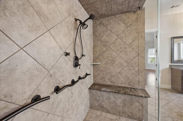 323 W Bend Drive, League City, TX 77573