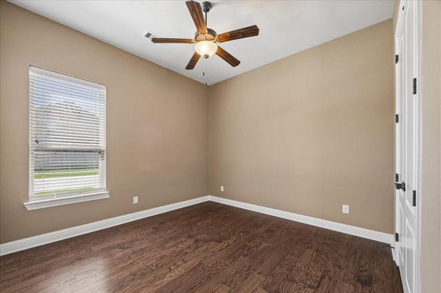 323 W Bend Drive, League City, TX 77573