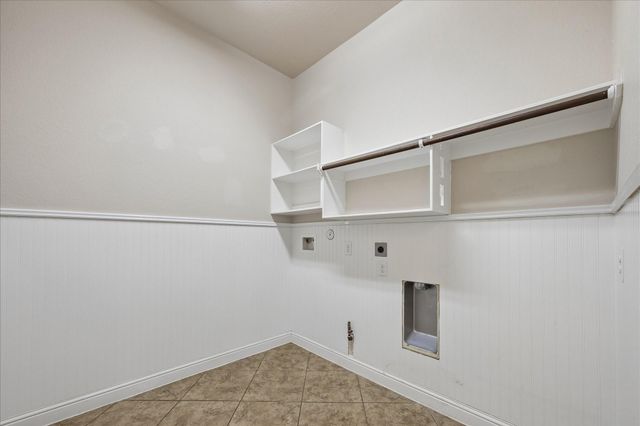 323 W Bend Drive, League City, TX 77573