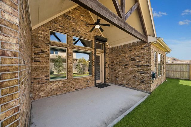 323 W Bend Drive, League City, TX 77573