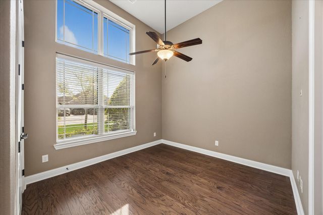 323 W Bend Drive, League City, TX 77573