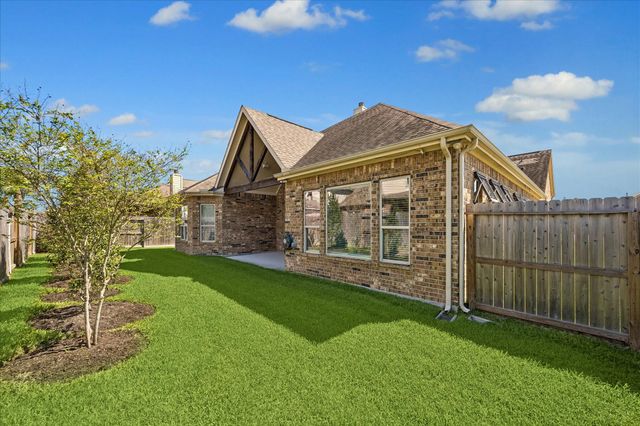 323 W Bend Drive, League City, TX 77573