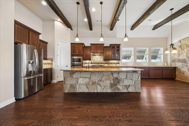 323 W Bend Drive, League City, TX 77573