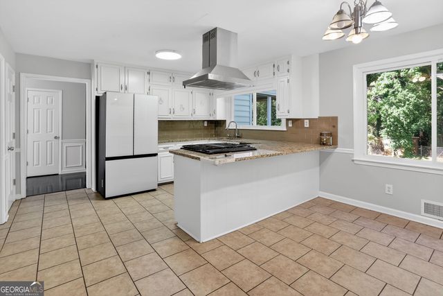 2223 Angela Drive SW, Lilburn, GA 30047