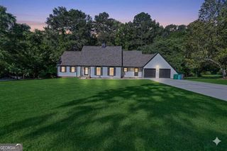 2223 Angela Drive SW, Lilburn, GA 30047