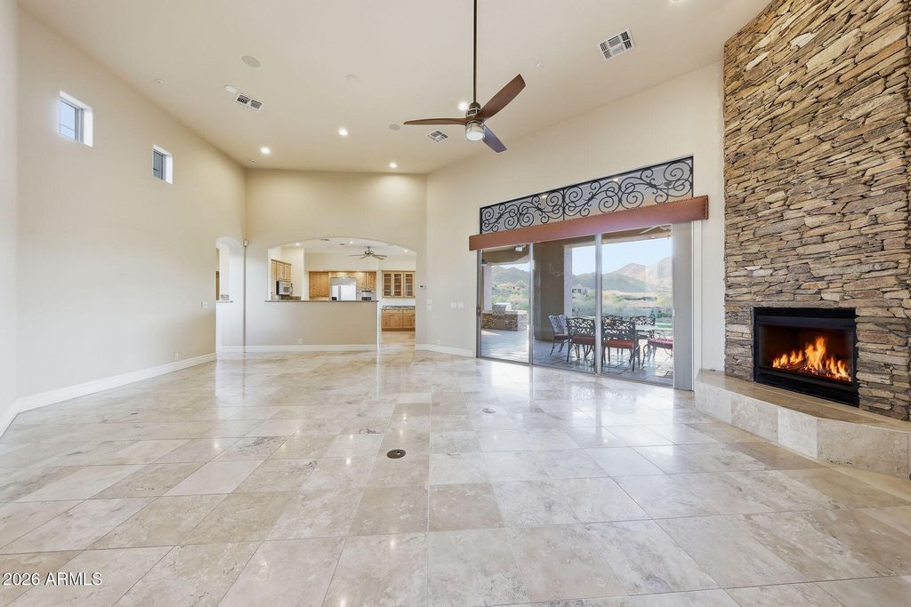 Image 24 of property listing at 13846 N SUNFLOWER Drive, Fountain Hills, AZ 85268