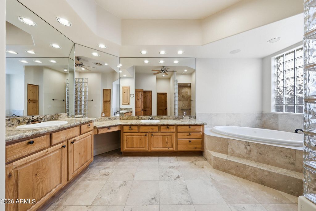 Image 7 of property listing at 13846 N SUNFLOWER Drive, Fountain Hills, AZ 85268