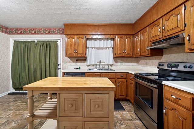 106 June St, Mcminnville, TN 37110