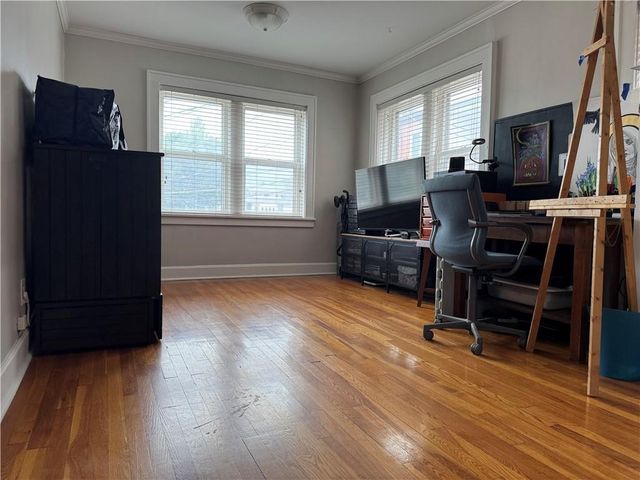 311 E 43rd Street E 2W, Kansas City, MO 64111