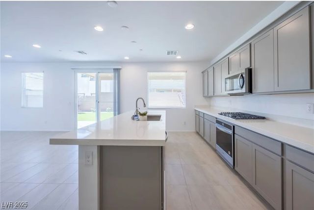 10407 Sadie Blake Avenue, Las Vegas, NV 89166