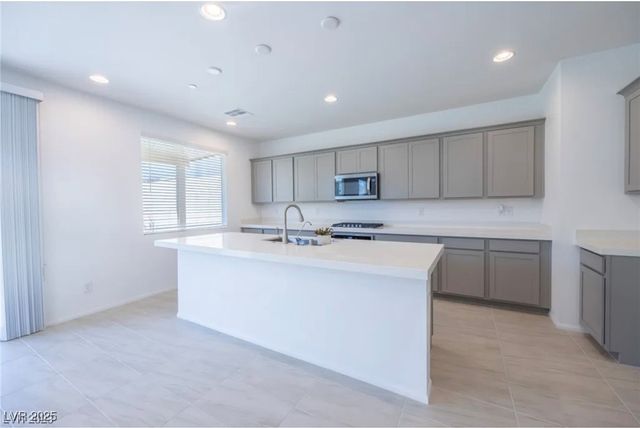 10407 Sadie Blake Avenue, Las Vegas, NV 89166