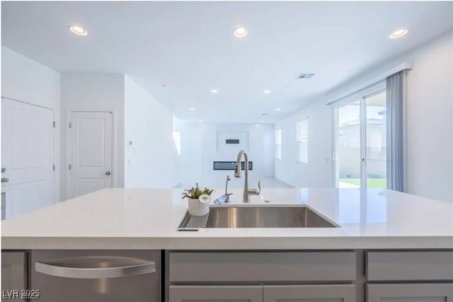 10407 Sadie Blake Avenue, Las Vegas, NV 89166