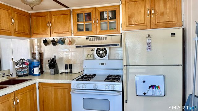 17 Montauk Road, East Hartford, CT 06118