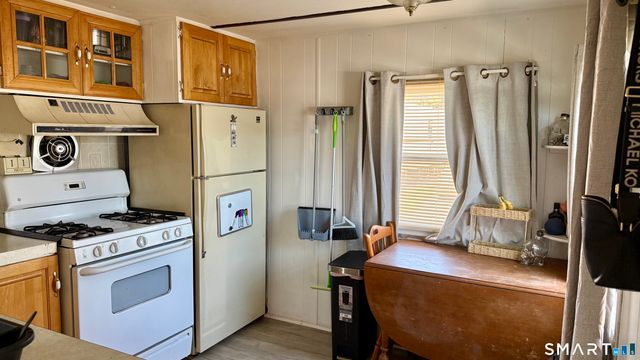 17 Montauk Road, East Hartford, CT 06118