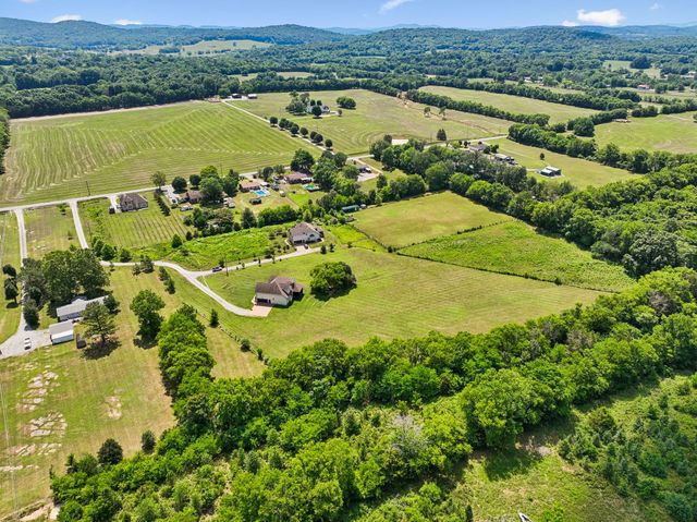 3930 Big Springs Rd, Lebanon, TN 37090