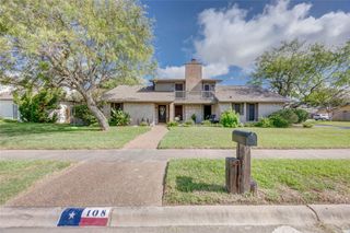 108 Lost Creek Dr, Portland, TX 78374