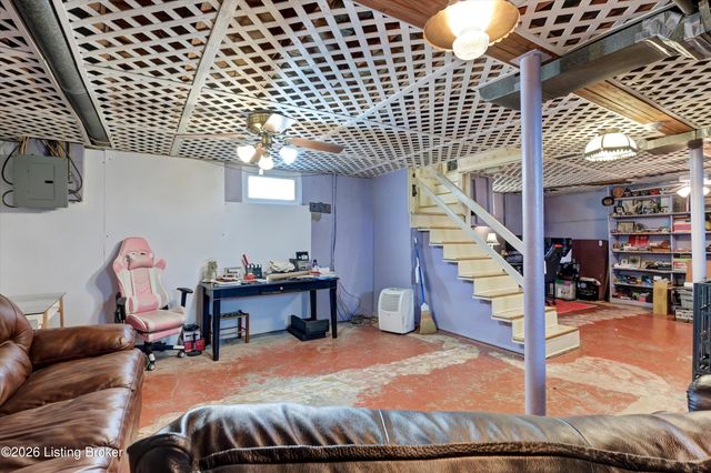 1215 Rammers Ave, Louisville, KY 40204