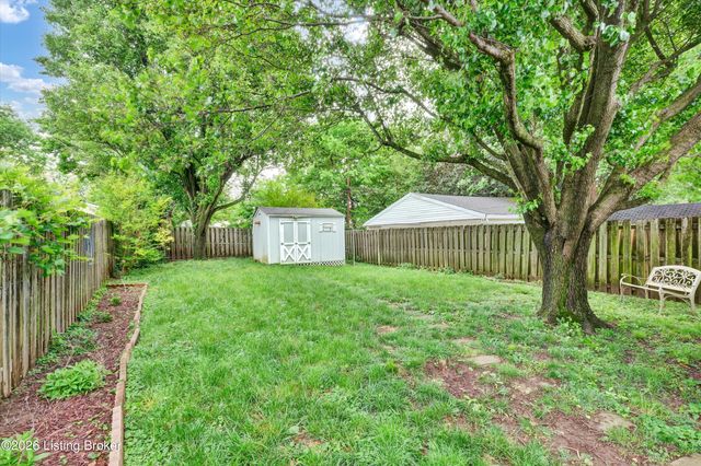 1215 Rammers Ave, Louisville, KY 40204