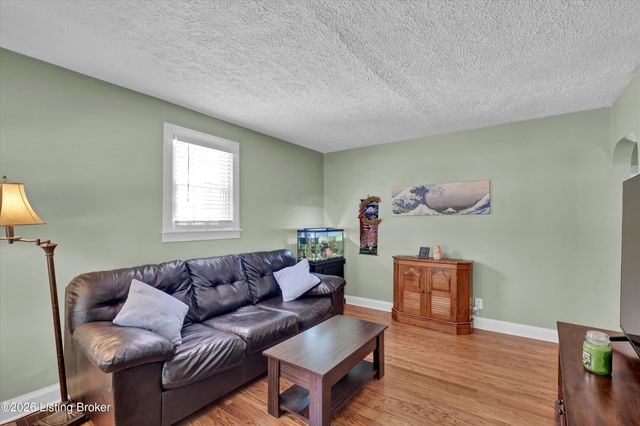 1215 Rammers Ave, Louisville, KY 40204